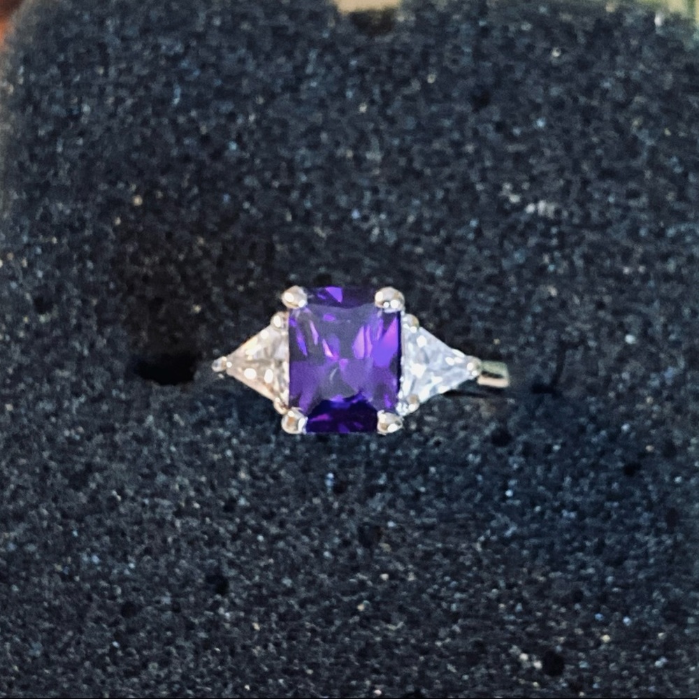 Gorgeous CZ fashion ring